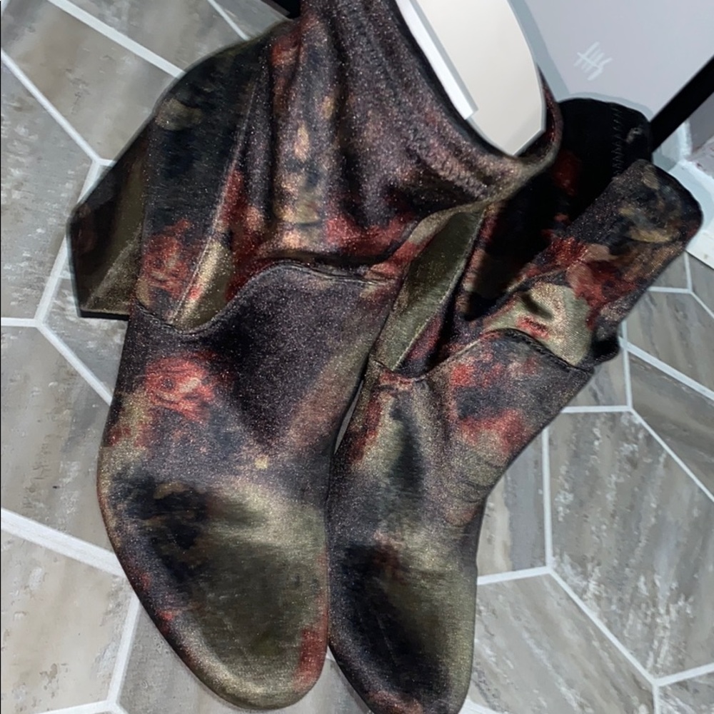 Velvet Floral printed Booties